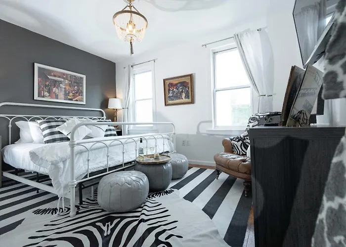 Maximalist Getaway Near Temple University