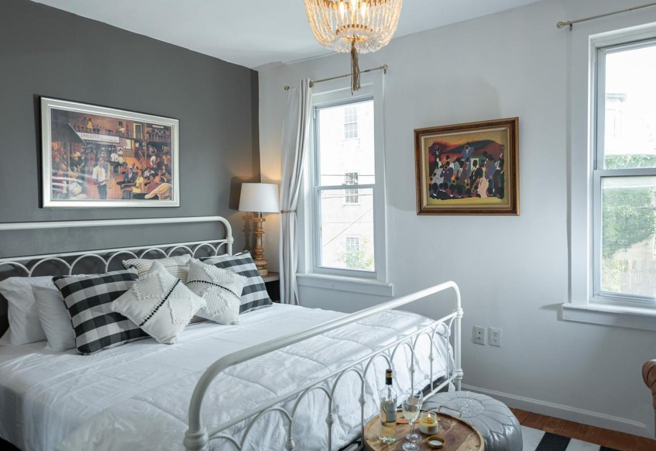 Maximalist Getaway Near Temple *
