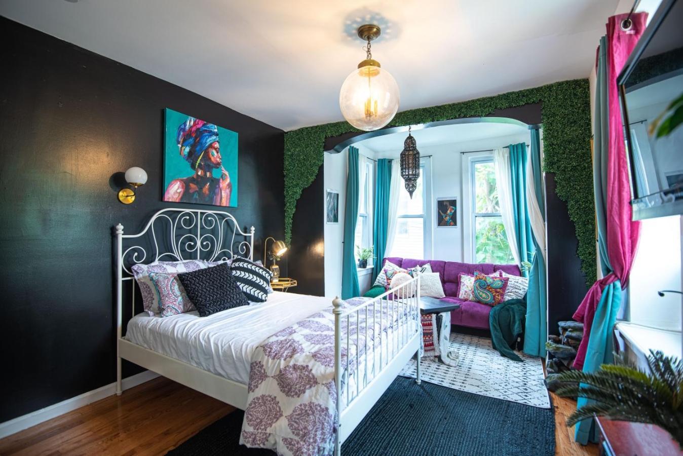 Maximalist Getaway Near Temple * Philadelphia
